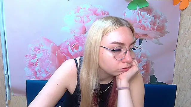 BeatriceFly online show from September 27, 11:37 am