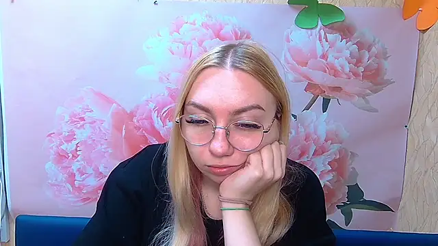 BeatriceFly online show from September 30, 11:48 am