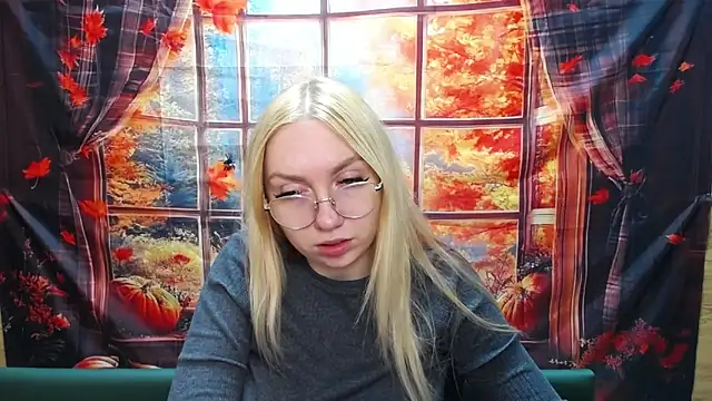 BeatriceFly online show from November 11, 1:00 pm