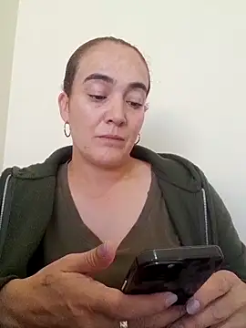 Snapshot of skayhot_ chatting on June 16, 1:36 pm skayhot online show from June 16, 1:36 pm