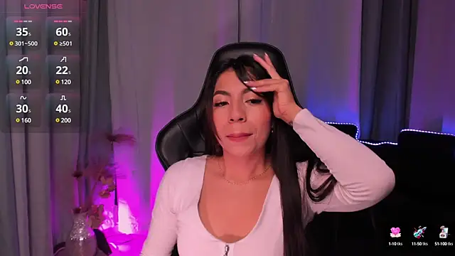 Mia Gothzx online show from December 31, 1:30 pm