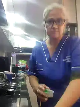 Edged Hot69 online show from December 12, 4:10 pm