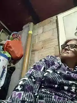 Edged Hot69 online show from January 8, 2:25 am