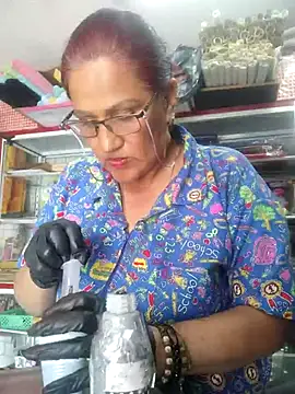 Edged Hot69 online show from October 21, 2:40 pm