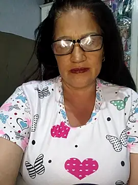 Snapshot of Edged_Hot69 chatting on April 9, 3:39 am Edged Hot69 online show from April 9, 3:39 am