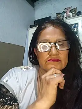 Snapshot of Edged_Hot69 chatting on June 5, 3:02 am Edged Hot69 online show from June 5, 3:02 am