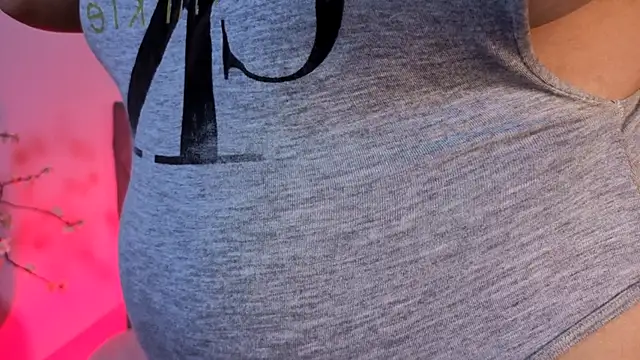 miaablack online show from November 6, 8:10 pm