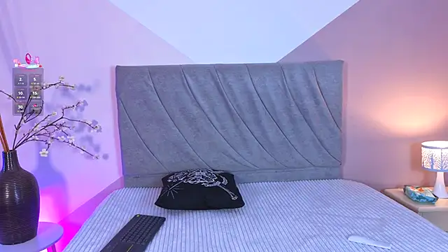 miaablack online show from November 9, 8:40 pm