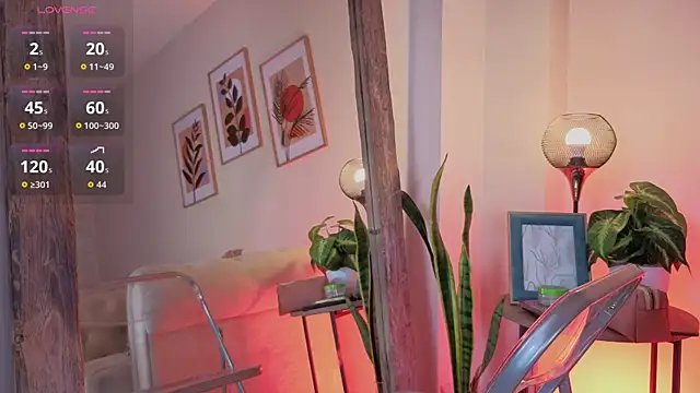 DahianaWalcott online show from October 3, 2:36 pm