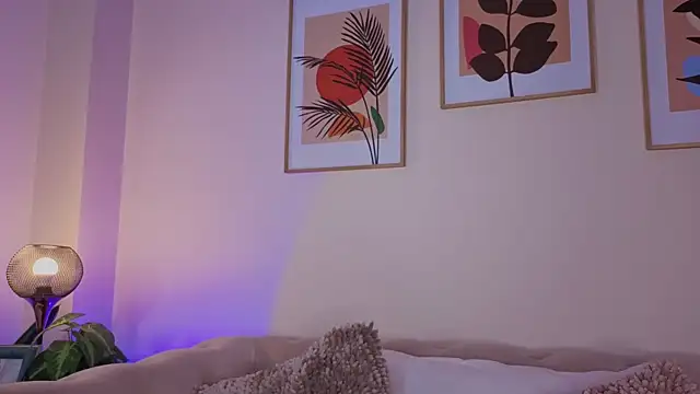 DahianaWalcott online show from October 11, 7:34 pm