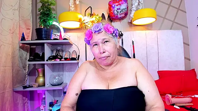 Snapshot of girl_amada chatting on February 23, 6:07 am girl amada online show from February 23, 6:07 am