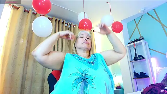 Snapshot of girl_amada chatting on September 18, 2:41 pm girl amada online show from September 18, 2:41 pm