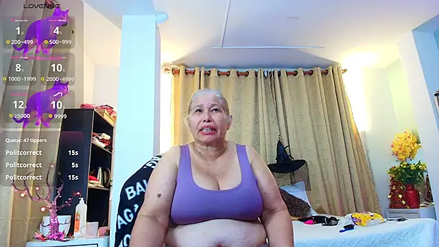 girl amada online show from October 18, 9:32 am