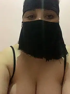 Snapshot of Miss-Soka chatting on December 5, 5:15 am Miss-Soka online show from December 5, 5:15 am