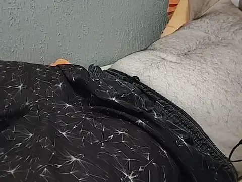 Snapshot of mfreitas005 chatting on December 5, 2:20 am mfreitas005 online show from December 5, 2:20 am