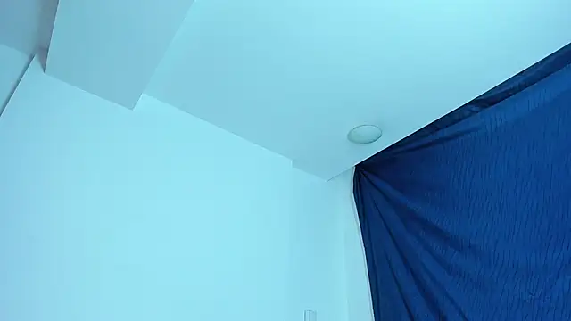 Snapshot of emiily15__ chatting on January 6, 6:10 pm emiily15 online show from January 6, 6:10 pm