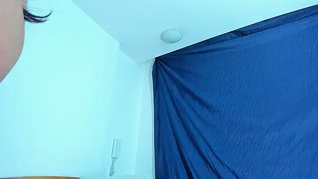 Snapshot of emiily15__ chatting on January 6, 9:11 pm emiily15 online show from January 6, 9:11 pm