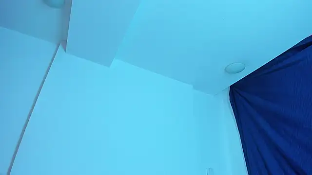 Snapshot of emiily15__ chatting on January 20, 6:43 pm emiily15 online show from January 20, 6:43 pm