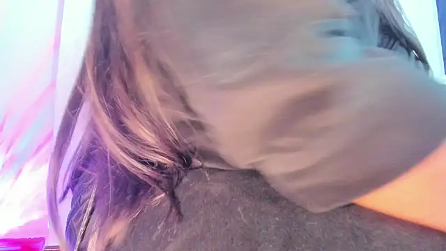 Snapshot of emiily15__ chatting on March 6, 8:59 pm emiily15 online show from March 6, 8:59 pm