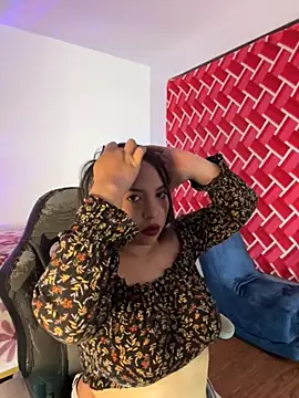 Snapshot of emiily15__ chatting on October 2, 7:21 pm emiily15 online show from October 2, 7:21 pm