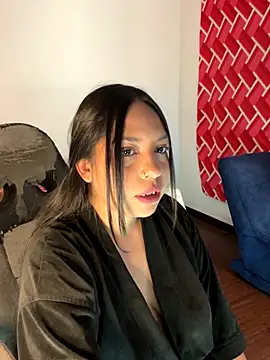 Snapshot of emiily15__ chatting on November 18, 6:23 pm emiily15 online show from November 18, 6:23 pm