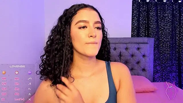 Snapshot of Adhara-zanne chatting on February 12, 1:17 pm Adhara-zanne online show from February 12, 1:17 pm