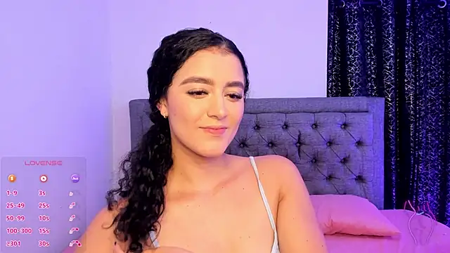 Snapshot of Adhara-zanne chatting on February 18, 2:18 am Adhara-zanne online show from February 18, 2:18 am