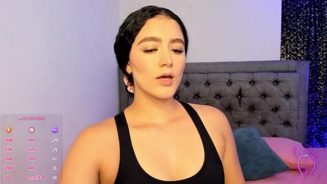 Snapshot of Adhara-zanne chatting on February 25, 8:18 pm Adhara-zanne online show from February 25, 8:18 pm