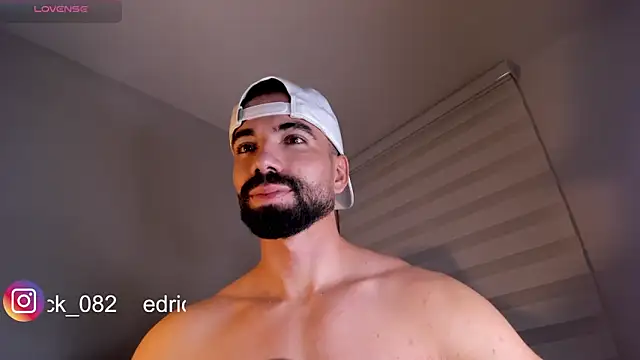 Snapshot of edrick_walton1 chatting on December 30, 1:37 am edrick walton1 online show from December 30, 1:37 am