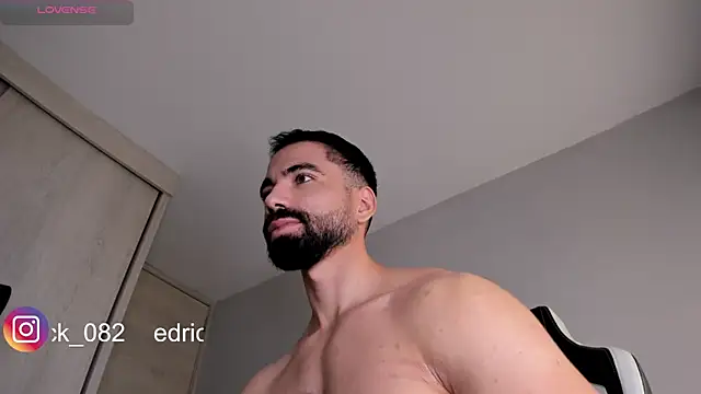 Snapshot of edrick_walton1 chatting on January 6, 12:35 pm edrick walton1 online show from January 6, 12:35 pm