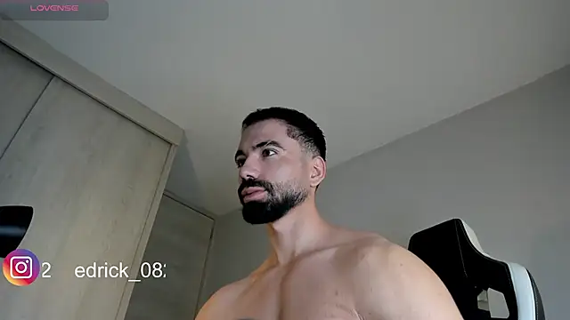 Snapshot of edrick_walton1 chatting on January 8, 12:05 pm edrick walton1 online show from January 8, 12:05 pm