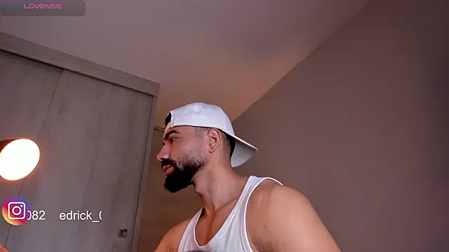 Snapshot of edrick_walton1 chatting on February 6, 11:21 am edrick walton1 online show from February 6, 11:21 am