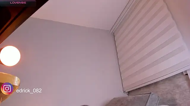 Snapshot of edrick_walton1 chatting on February 7, 1:36 am edrick walton1 online show from February 7, 1:36 am