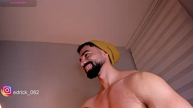 Snapshot of edrick_walton1 chatting on February 8, 2:58 am edrick walton1 online show from February 8, 2:58 am