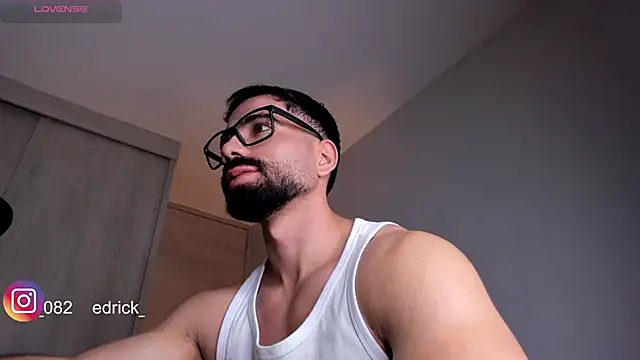 Snapshot of edrick_walton1 chatting on February 20, 10:37 am edrick walton1 online show from February 20, 10:37 am