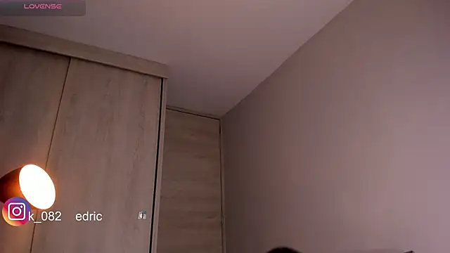 Snapshot of edrick_walton1 chatting on February 25, 2:22 pm edrick walton1 online show from February 25, 2:22 pm