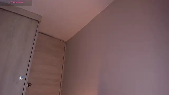 Snapshot of edrick_walton1 chatting on March 4, 12:33 pm edrick walton1 online show from March 4, 12:33 pm