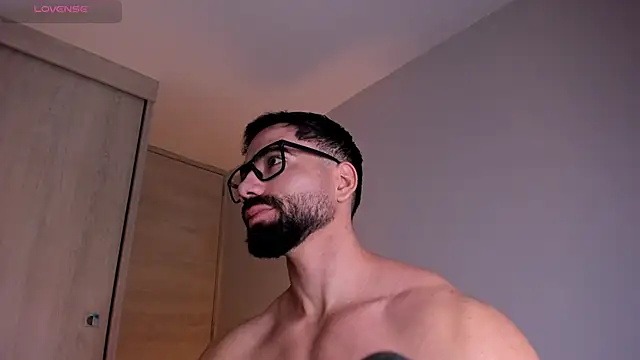 Snapshot of edrick_walton1 chatting on March 6, 10:41 am edrick walton1 online show from March 6, 10:41 am