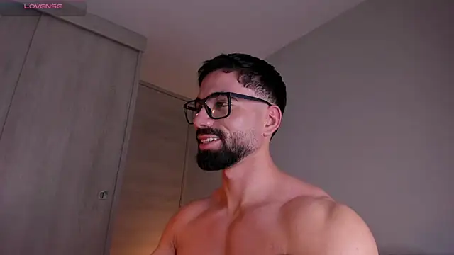 Snapshot of edrick_walton1 chatting on March 12, 12:04 pm edrick walton1 online show from March 12, 12:04 pm