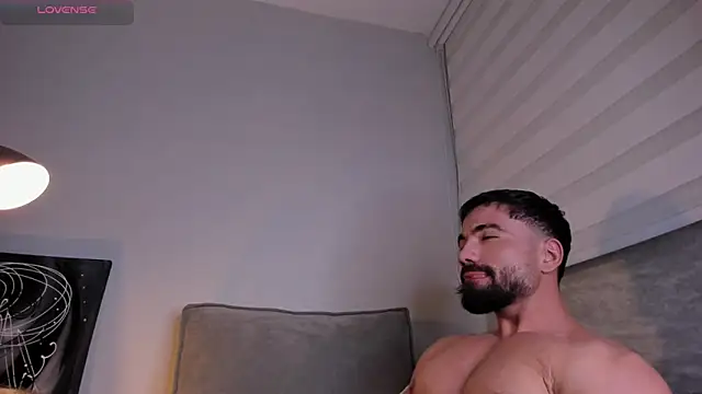 Snapshot of edrick_walton1 chatting on March 15, 12:36 am edrick walton1 online show from March 15, 12:36 am