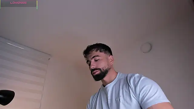 Snapshot of edrick_walton1 chatting on October 30, 2:07 pm edrick walton1 online show from October 30, 2:07 pm