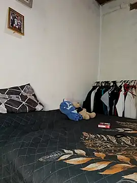Goodgirlsue 77 online show from April 24, 6:27 am