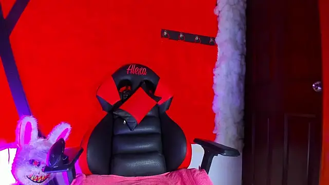 LilOwen  online show from March 21, 9:07 pm