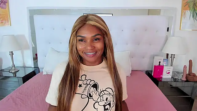 Snapshot of Isla_Scott chatting on March 22, 11:24 am Isla Scott online show from March 22, 11:24 am