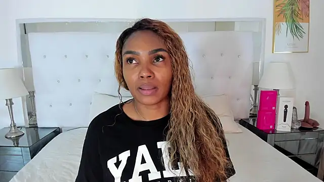 Snapshot of Isla_Scott chatting on June 1, 11:34 am Isla Scott online show from June 1, 11:34 am