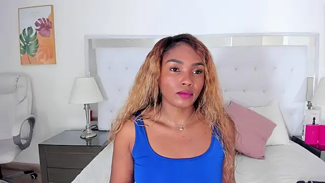 Snapshot of Isla_Scott chatting on June 6, 11:37 am Isla Scott online show from June 6, 11:37 am