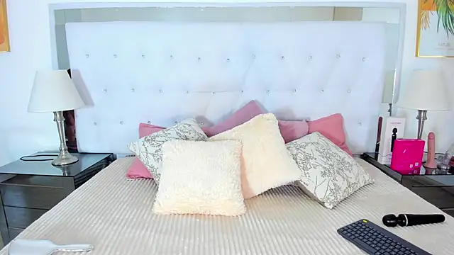 Snapshot of Isla_Scott chatting on July 26, 11:17 am Isla Scott online show from July 26, 11:17 am