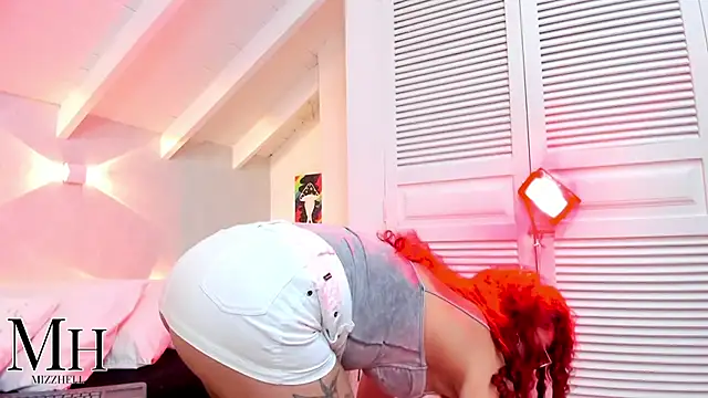 MizzHell online show from November 15, 12:45 pm