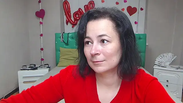 Snapshot of MarieSho chatting on April 2, 6:44 am MarieSho online show from April 2, 6:44 am