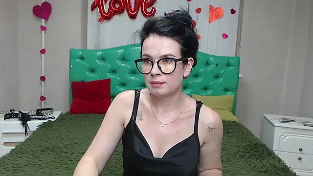 JasmineKouch online show from July 8, 6:23 pm